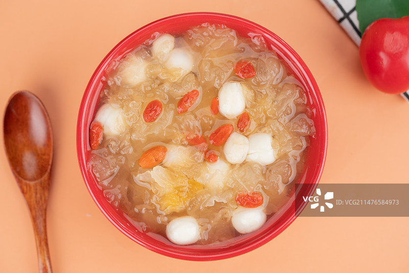 银耳莲子枸杞粥图片素材