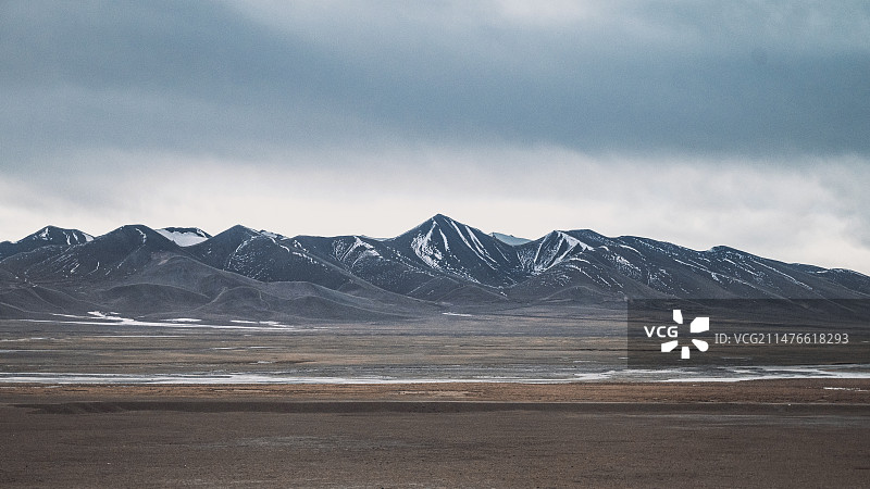 青藏铁路玉珠峰图片素材