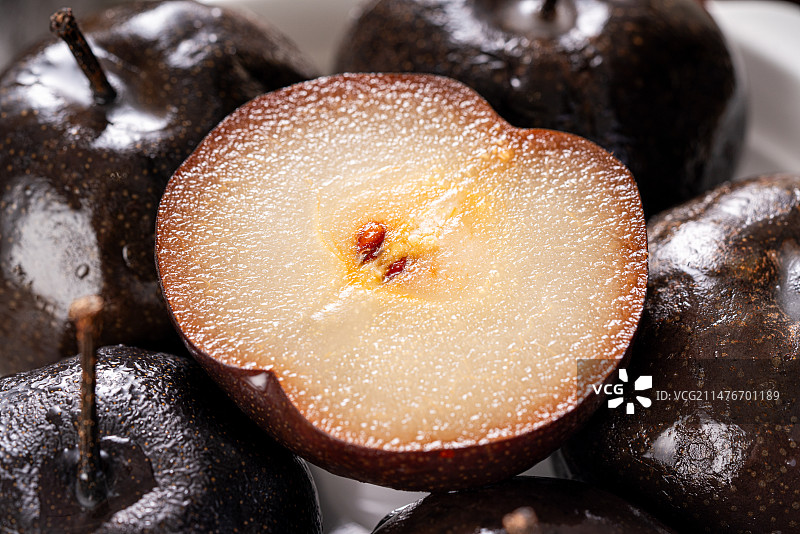 东北冬季特色水果冻梨图片素材