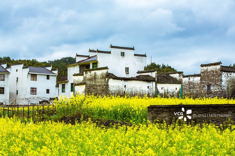 中国江西省上饶市婺源县思溪延村民居建筑景观图片素材