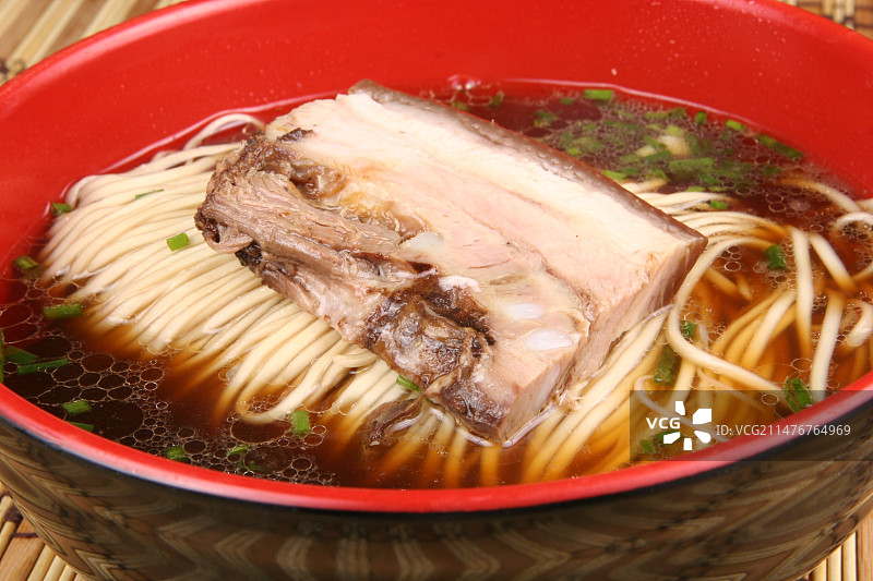 焖肉面大肉面图片素材