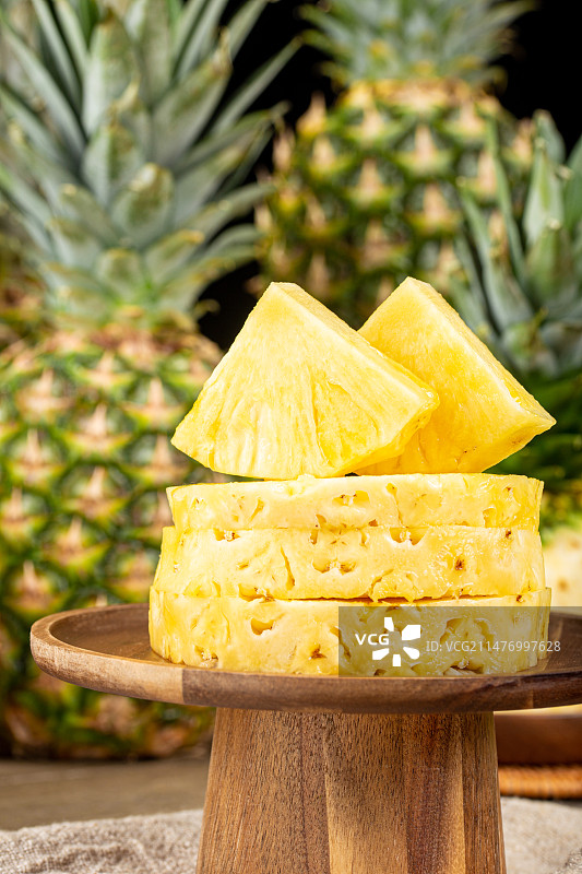 新鲜成熟的菠萝凤梨图片素材