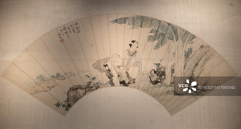 无锡博物院书画展，清代潘锦---仕女图扇面图片素材