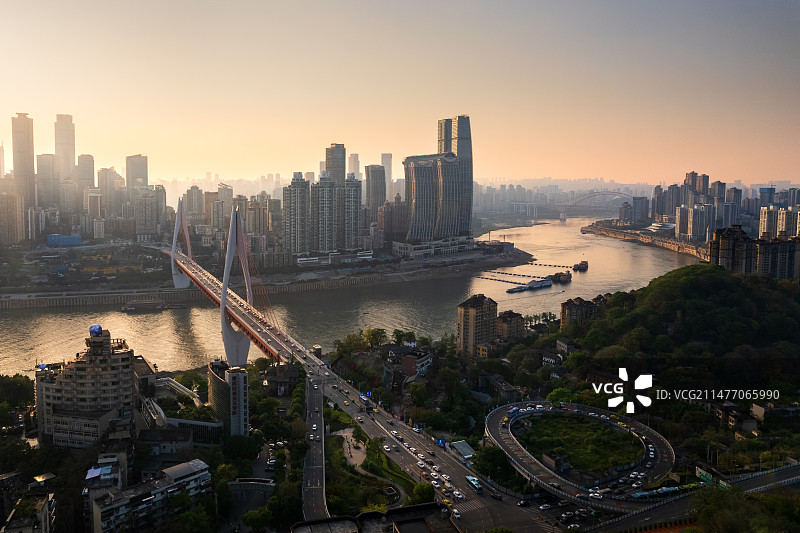 重庆朝天门江景和东水门大桥图片素材