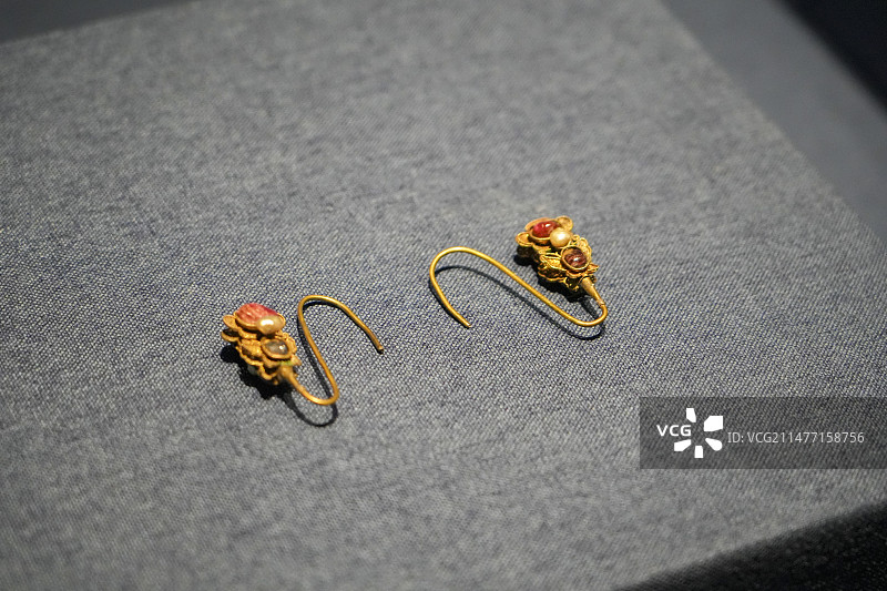 明代黄金珠宝饰品图片素材