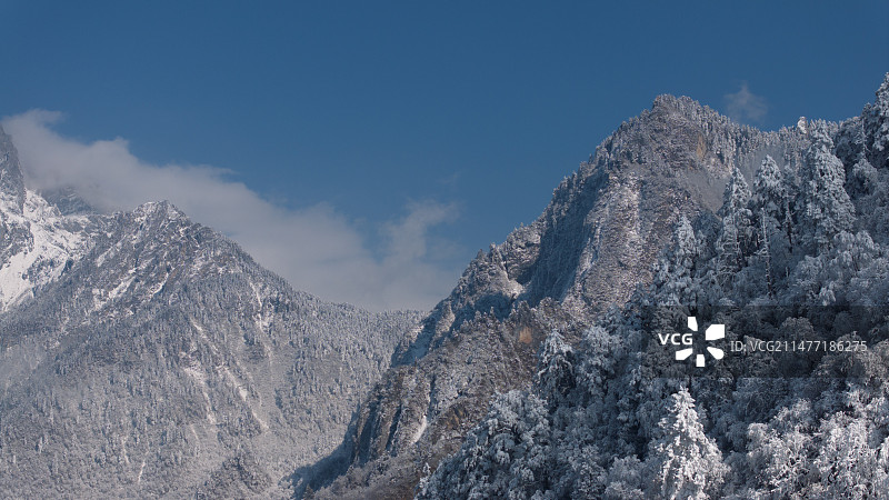 雪后的雪山图片素材