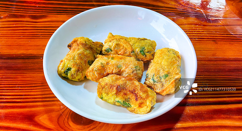 诸葛八卦村特色小吃豆腐包（豆腐蔬菜卷）图片素材