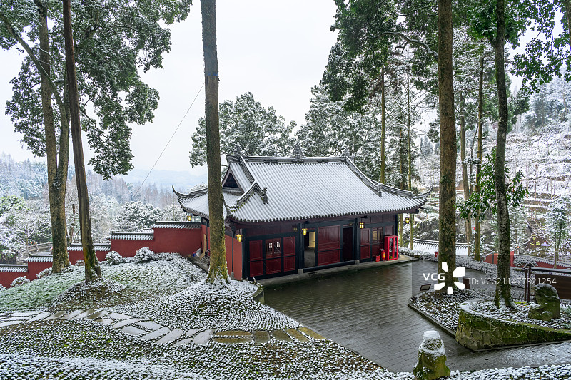云峰禅院古建筑四川荥经云峰山古树公园雪景图片素材