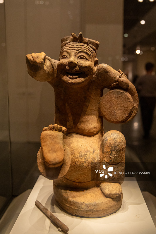 中国国家博物馆击鼓说唱俑图片素材
