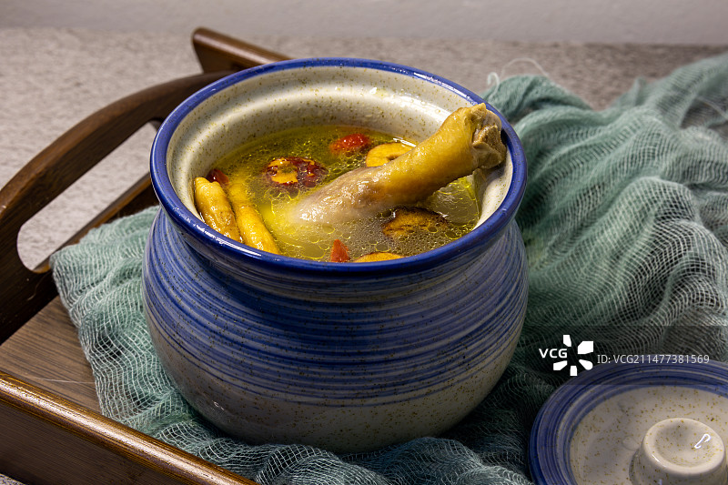 一碗药膳鸡汤图片素材