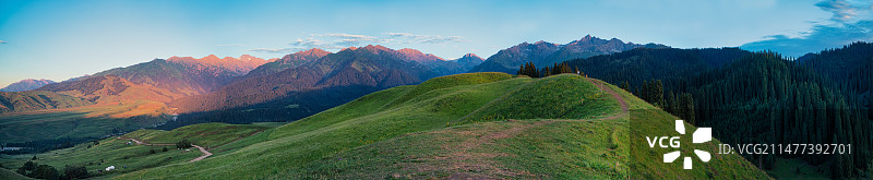 新疆伊犁恰西日落全景图片素材