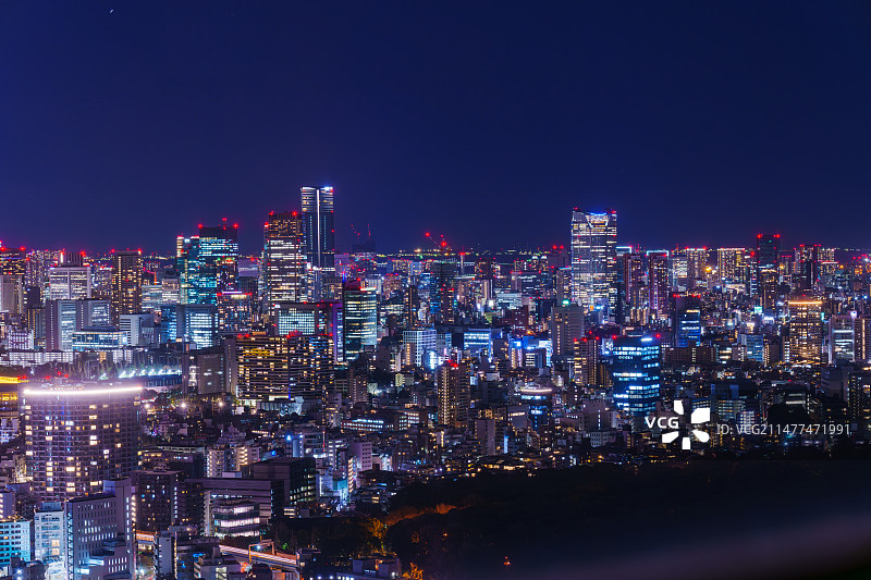 东京新宿城市夜景，迷失东京，东京柏悦酒店图片素材