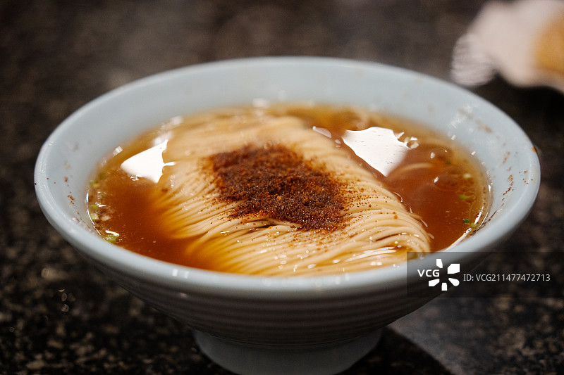 芜湖耿福兴总店虾籽面及汤包图片素材