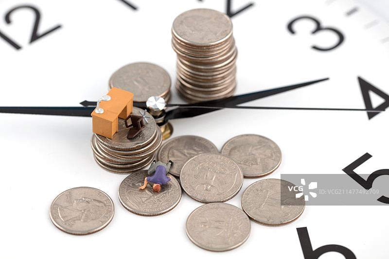 微缩创意高薪过度劳累晕倒图片素材