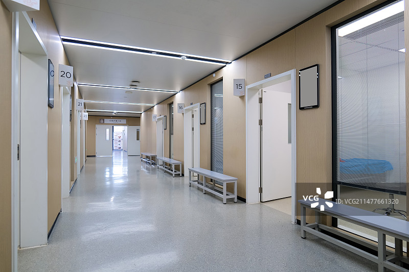山东省中医院西院区门诊室走廊图片素材