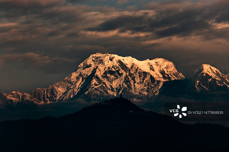 安纳布尔纳鱼尾峰图片素材