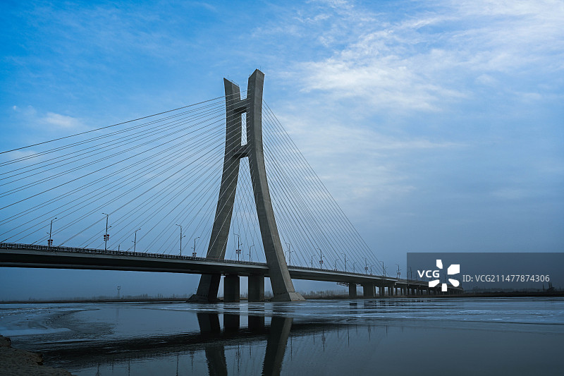 大桥与蓝天图片素材