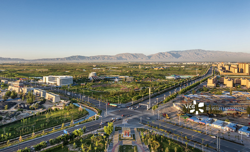 张掖国家湿地公园甘州古城图片素材