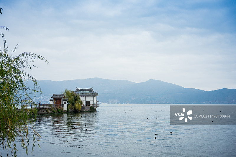 洱海上的小屋图片素材