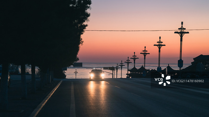 清晨海畔图片素材