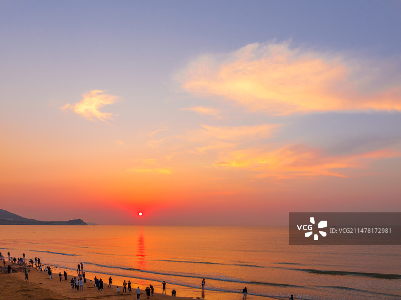 青岛海滩清晨日出图片素材