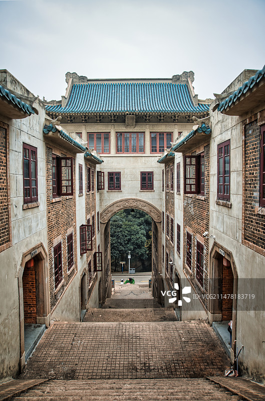 中国湖北省武汉市武汉大学内部景色图片素材