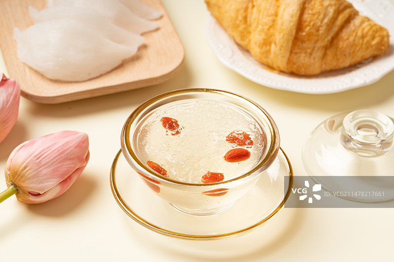 碗里的炖燕窝图片素材