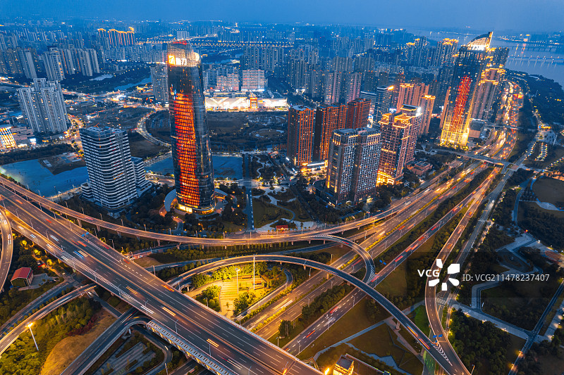 江西省南昌市朝阳大桥夜景航拍图片素材