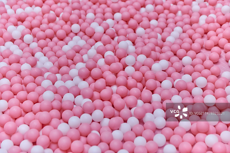 粉色海洋球图片素材