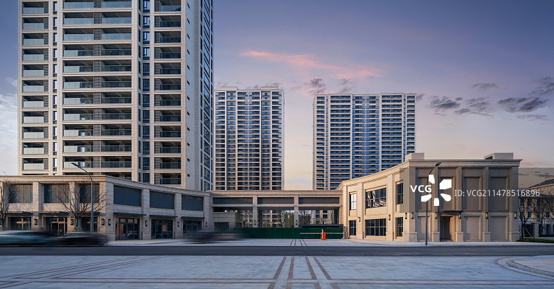 现代建筑和空旷的广场夕阳图片素材