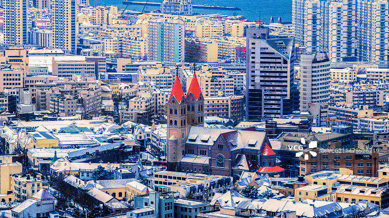 瑞雪兆丰年，春风迎新岁， 城市一角。图片素材