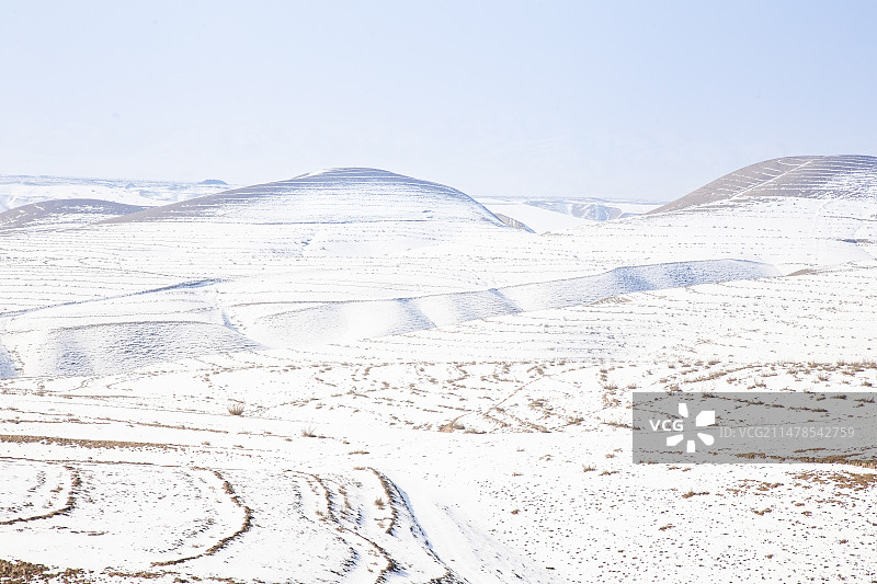 宁夏吴忠同心县山地立春雪景图片素材