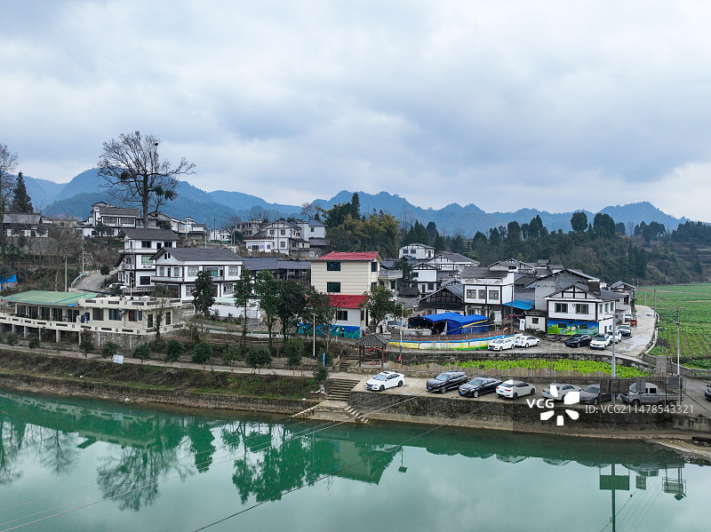 贵州省遵义市凤冈县土溪镇大连村，黔北民居，青砖黛瓦，布局有序，显得宁静而优美图片素材