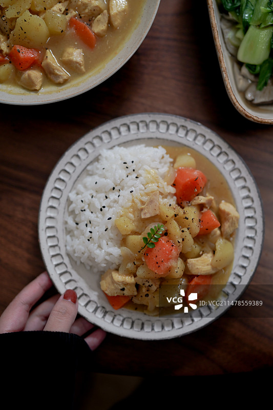 土豆胡萝卜鸡肉咖喱饭图片素材