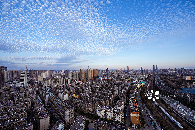 云南冬天出现超美鱼鳞云图片素材