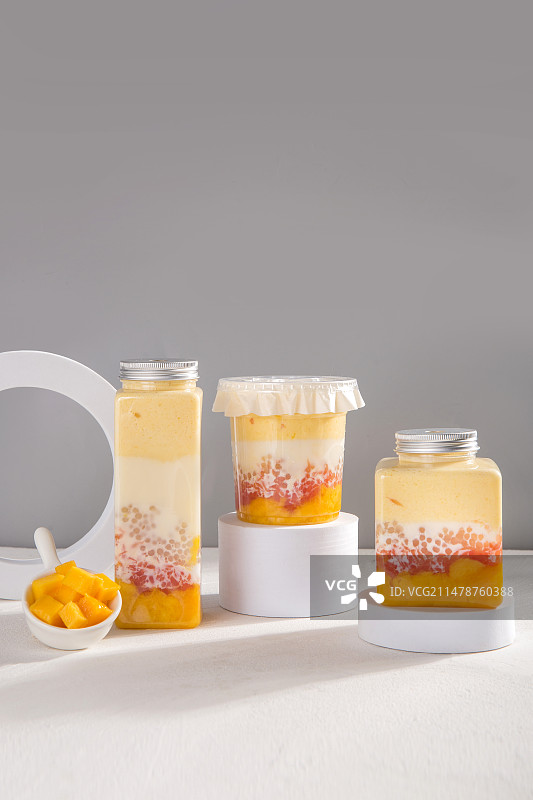 奶茶水果茶柠檬茶瓶装杯装泰式奶茶图片素材