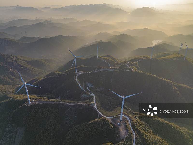 湖州九天山-风车露营地图片素材