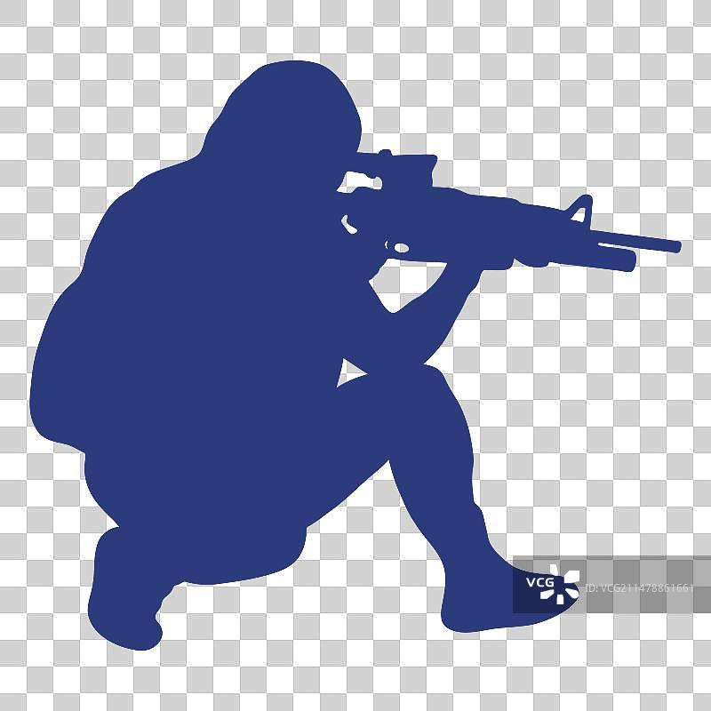 持步枪向右瞄准的男子图片素材