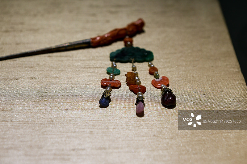 国家博物馆中国古代玉器珊瑚珠翠宝石步摇图片素材