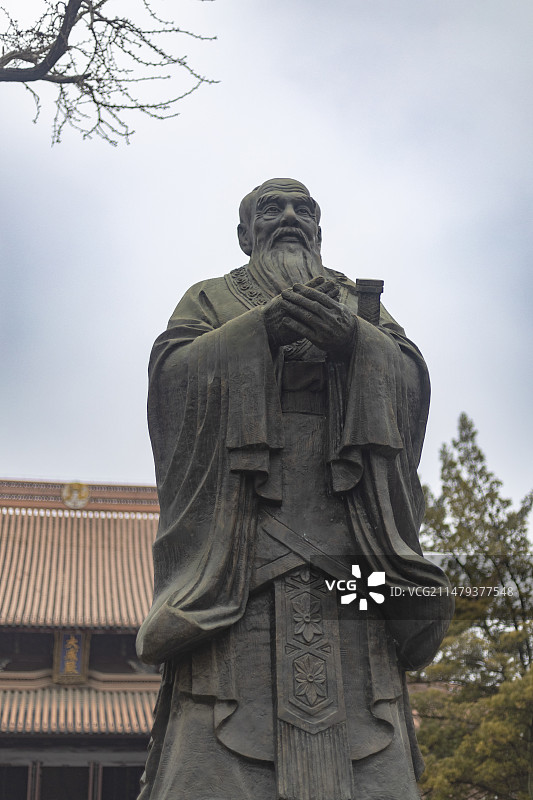苏州姑苏古城文庙孔子塑像图片素材