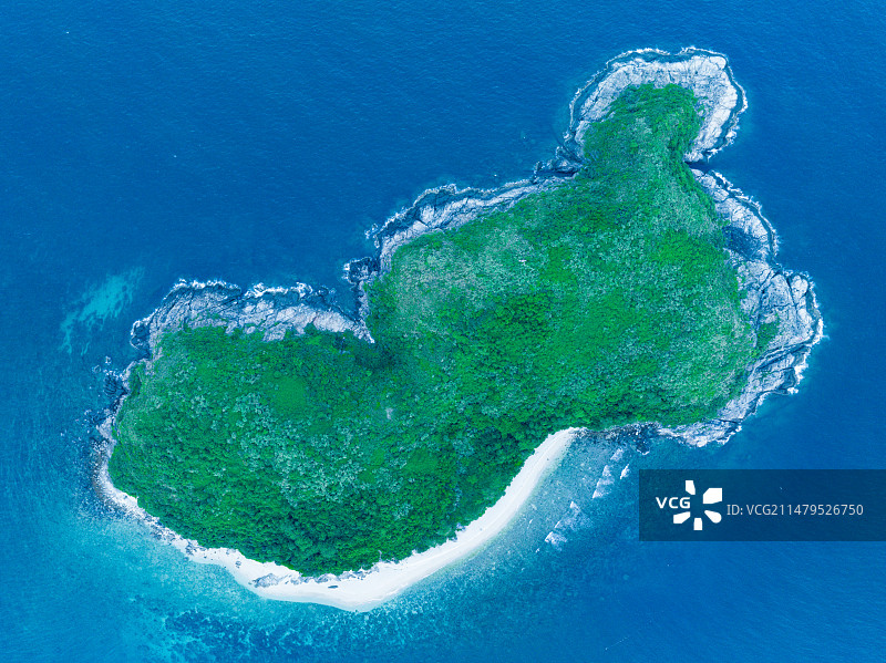 海南万宁石梅湾加井岛夏日傍晚航拍图片素材