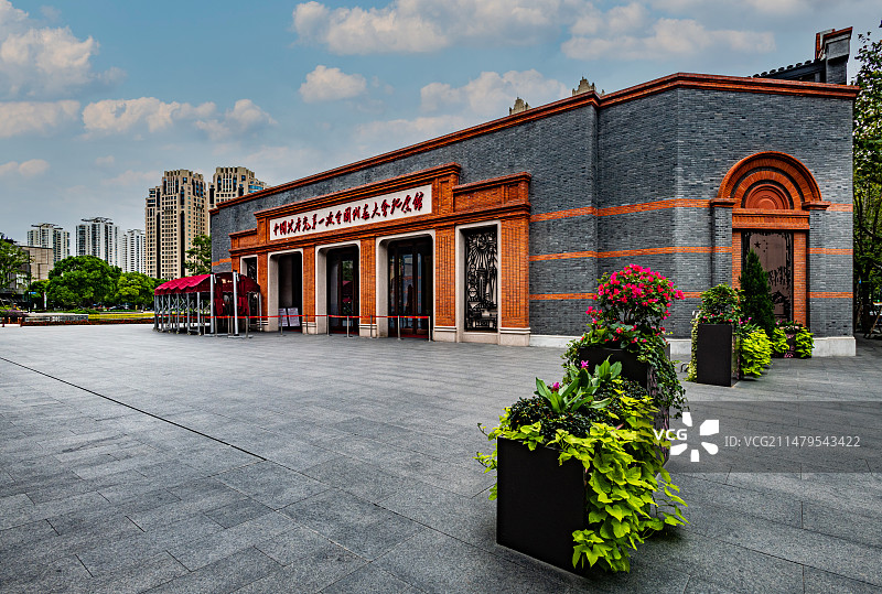 蓝天白云背景下无人的上海一大会址一大会议纪念馆建筑图片素材