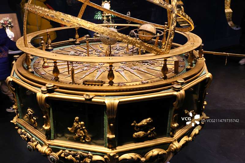 故宫博物院18世纪英国铜镀金七政仪表铜镀金天文地理表图片素材
