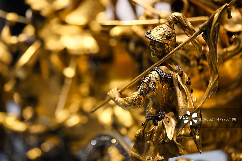 故宫博物院18世纪英国铜镀金象拉战车钟图片素材