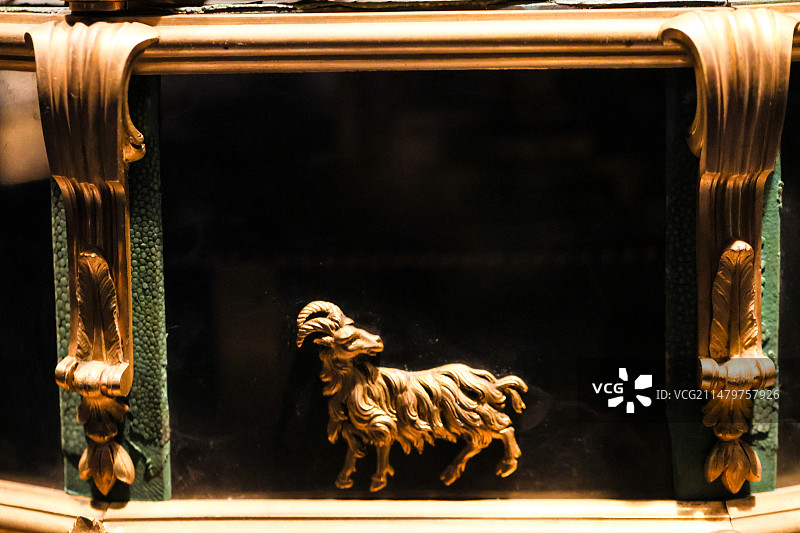 十二星座故宫博物院18世纪英国铜镀金七政仪表铜镀金天文地理表图片素材