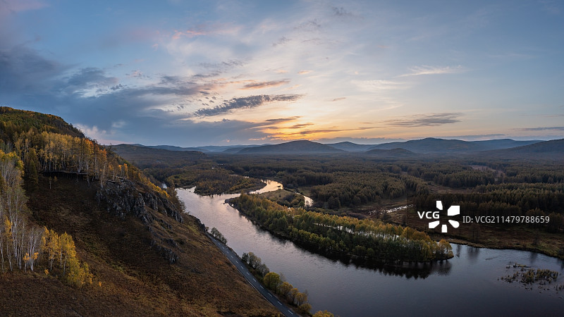 根河源国家湿地金秋日出风光图片素材