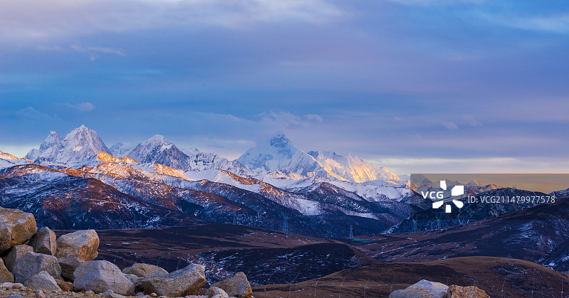 贡嘎山日落图片素材