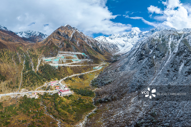 西藏波密-墨脱的扎墨公路嘎隆拉山段和52K图片素材