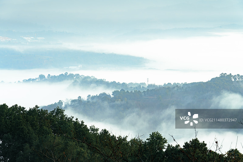 云雾山峦图片素材