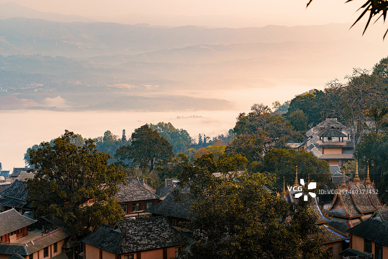 景迈山村寨云海图片素材
